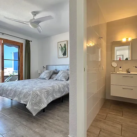 Daire 2 Bdr Penthouse Apt, Sea Views, Heated Pool K211