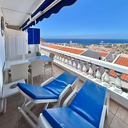 2 Bdr Penthouse Apt, Sea Views, Heated Pool K211 Daire